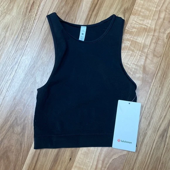 NWT Reveal Crop Tank *Velocity - Picture 3 of 6